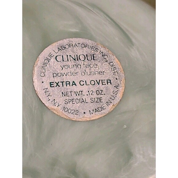 Clinique Young Face Pressed Powder Blusher 12 EXTRA CLOVER 0.12 oz SPECIAL SIZE - Picture 2 of 6